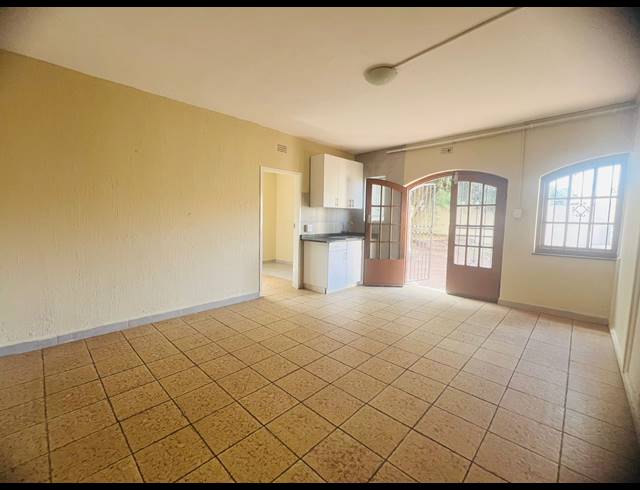 1 bed property to rent in SAVOY ESTATE